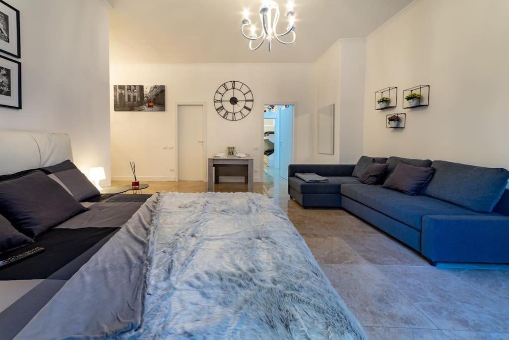 San Babila - Luxury Milanese Apartment Milão Exterior foto