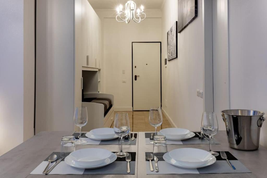 San Babila - Luxury Milanese Apartment Milão Exterior foto