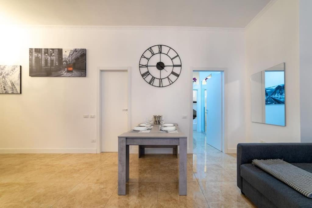 San Babila - Luxury Milanese Apartment Milão Exterior foto